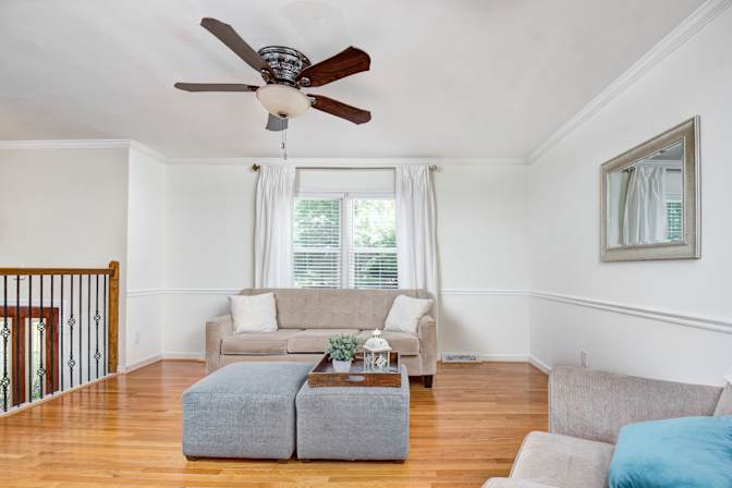 lifedoorrentals's room