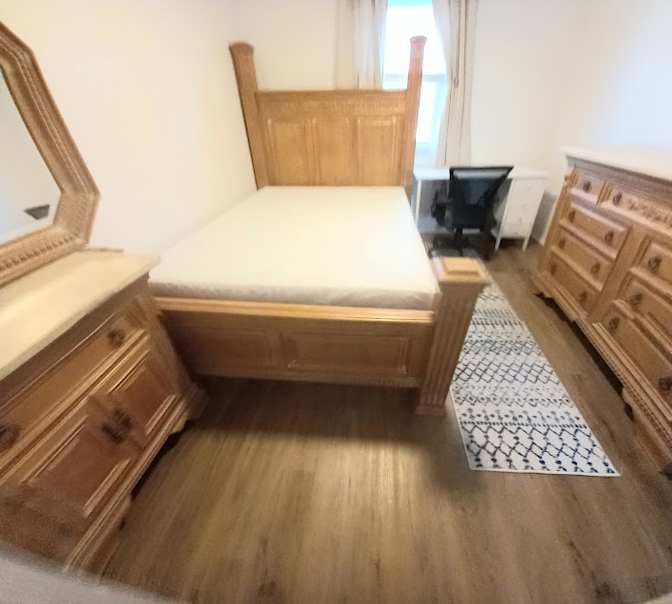 Myong's room