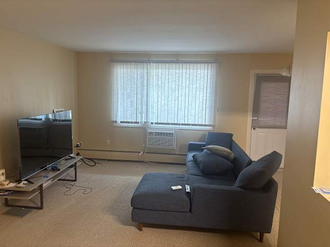 Yusuf's room