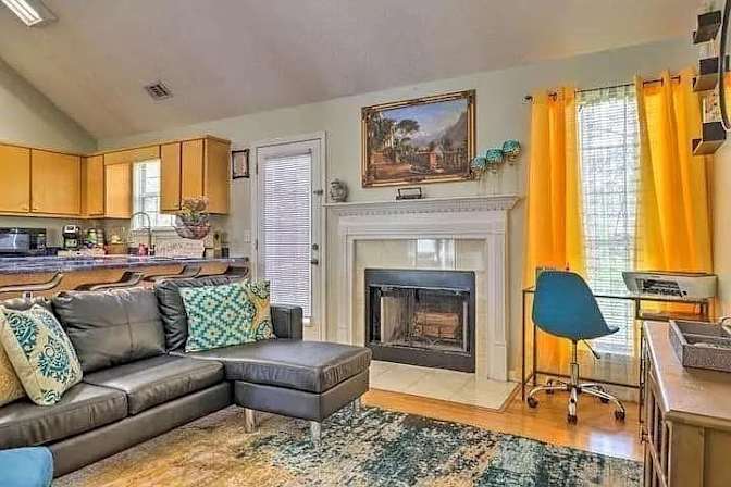 Alcove Rooms's room