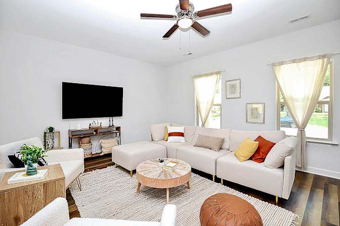 Alcove Rooms's room