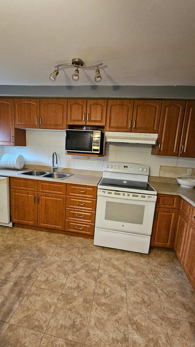 stacy-ann sappleton's room