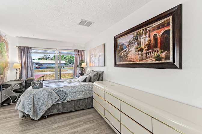Shawn Harris's room