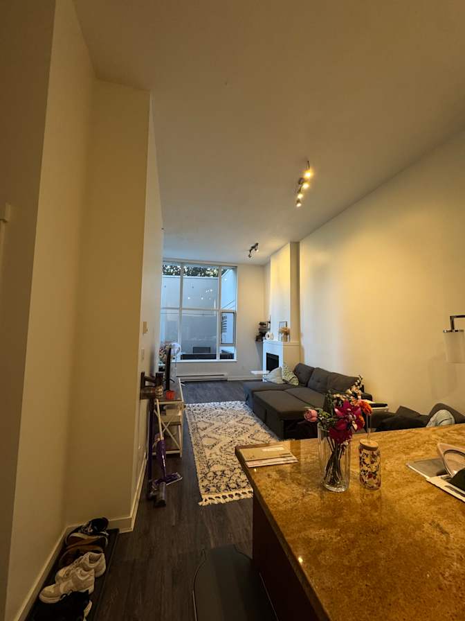 julie bonnal's room