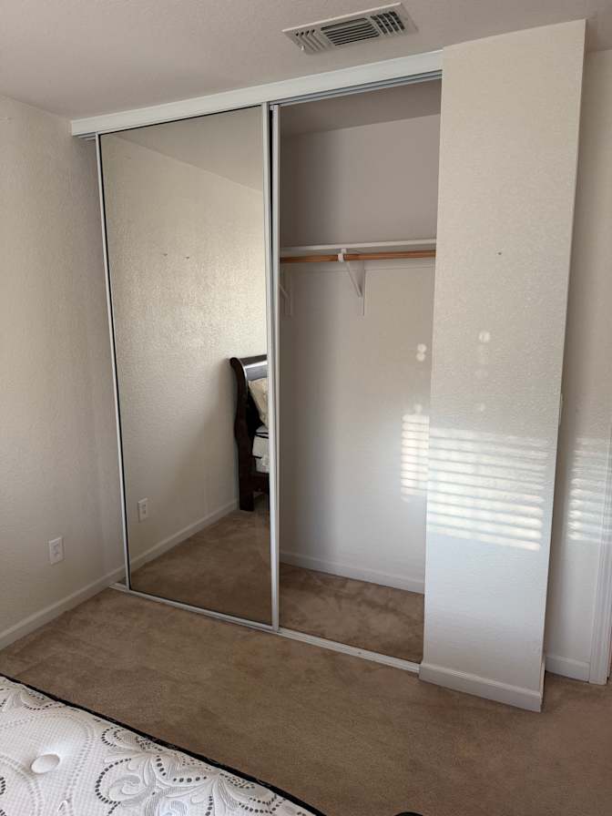 Nique's room