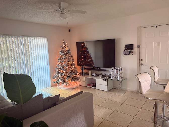 Juan's room