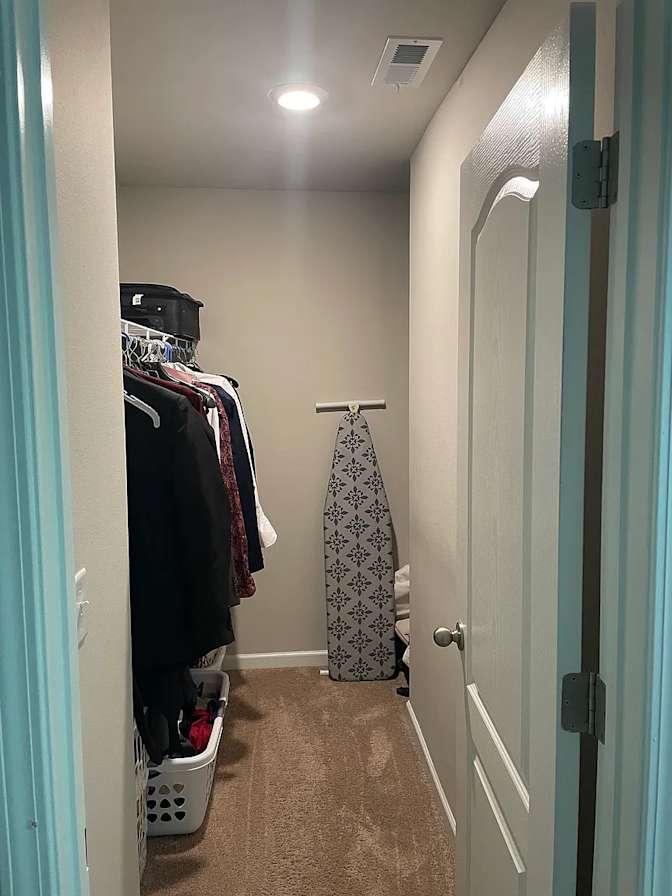 Alcove Rooms's room
