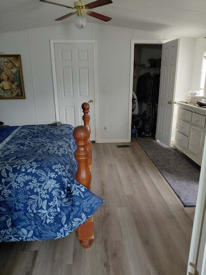Lonnie's room