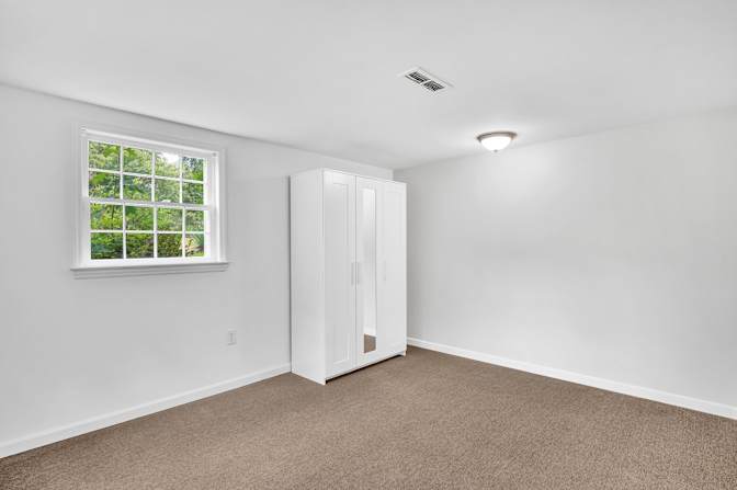 lifedoorrentals's room