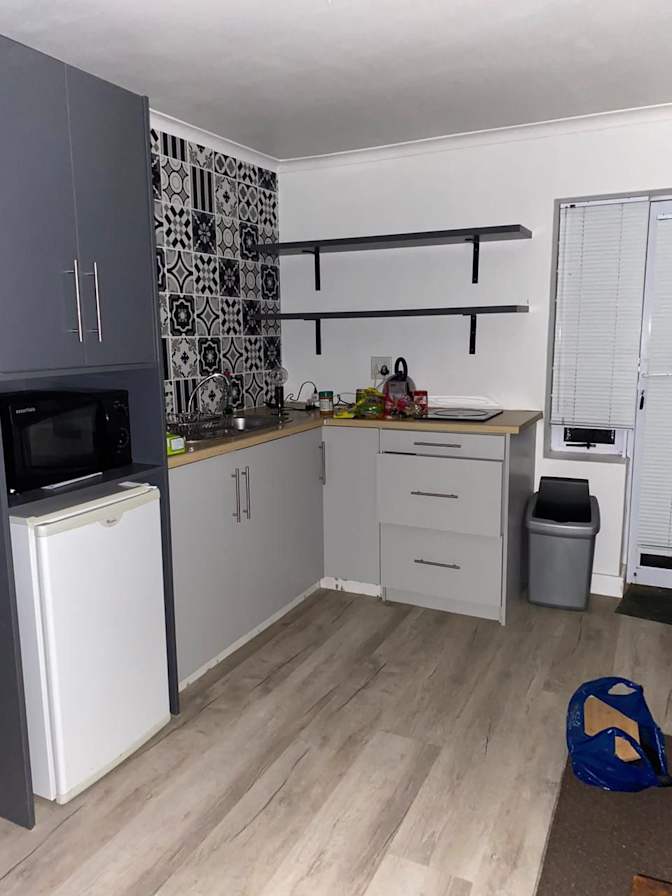 Dekesu's room