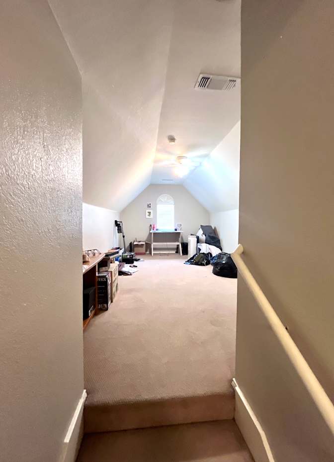 Andres's room