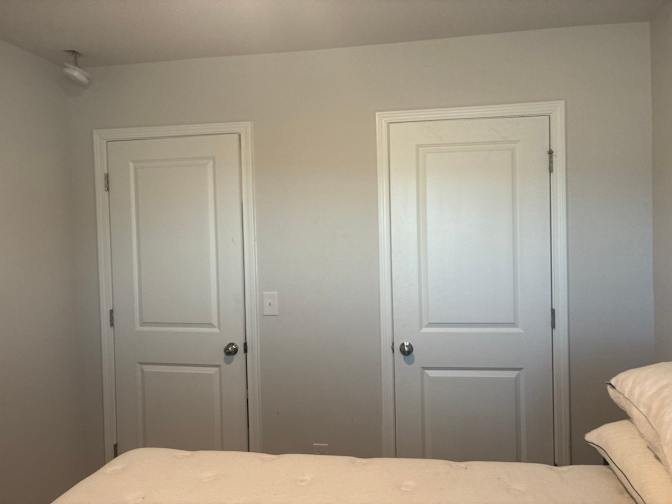 Alcove Rooms's room