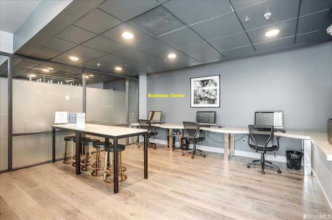 Golden Gate Rentals's room