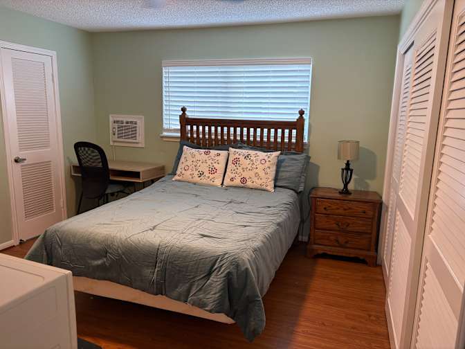 Travis Bloomfield's room