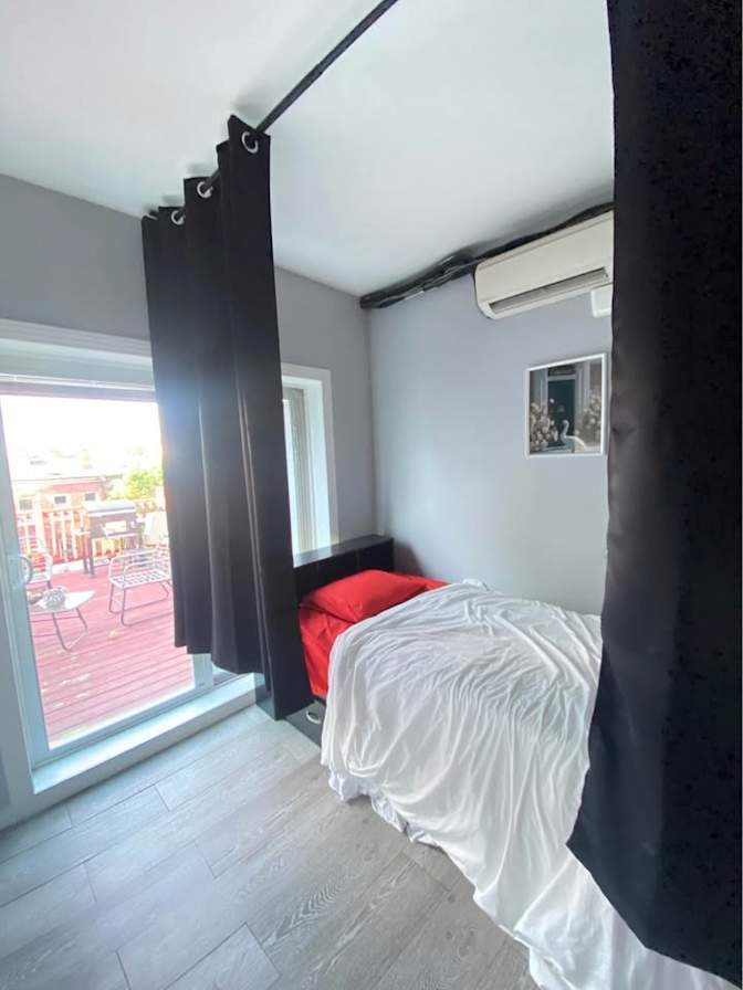 CRISTIAN ARANEDA's room
