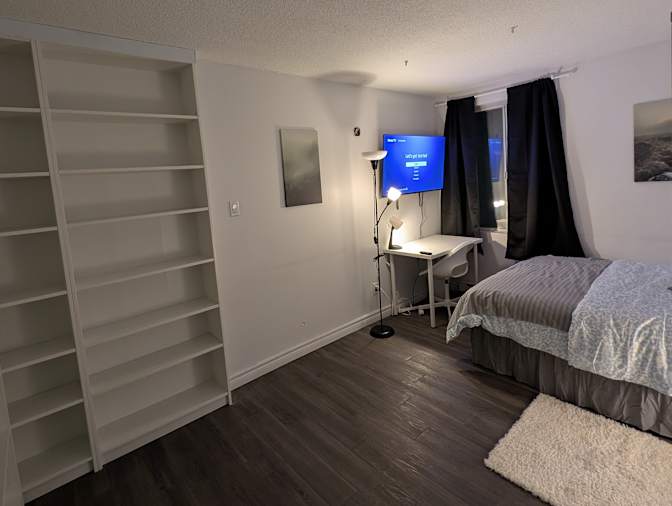 Serdar's room