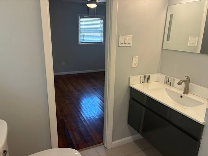 Alcove Rooms's room