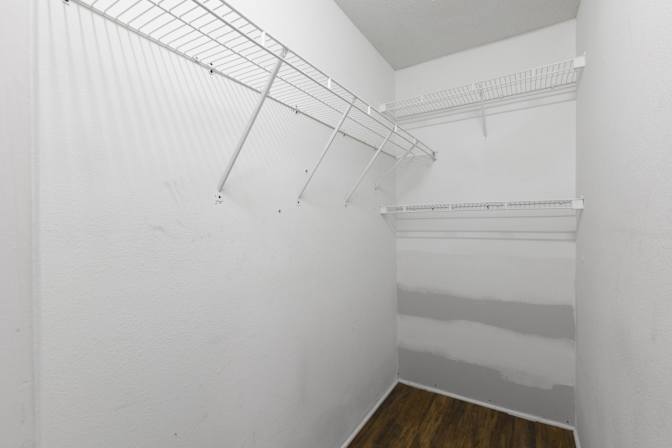 Alcove Rooms's room