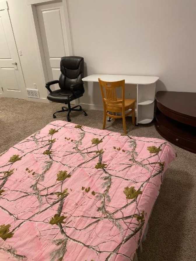 Hoa's room