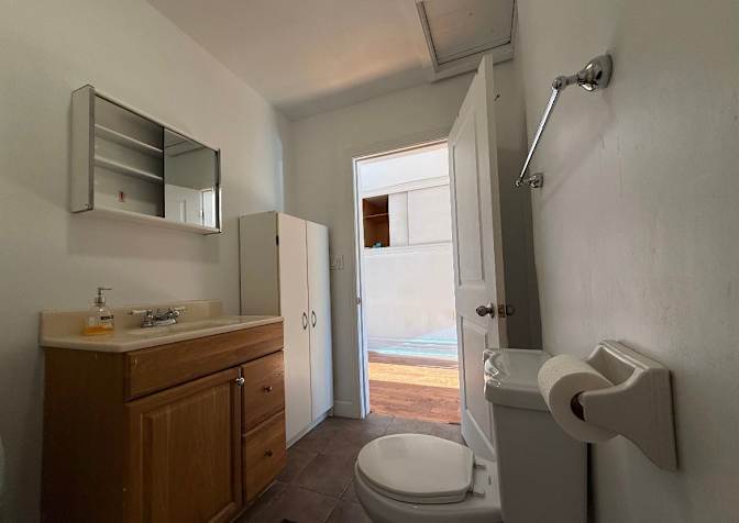 Salomé Santos's room