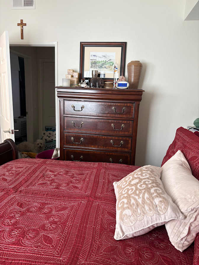 Mercedes's room
