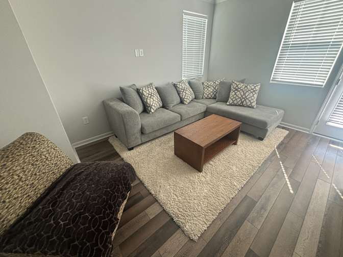Alcove Rooms's room