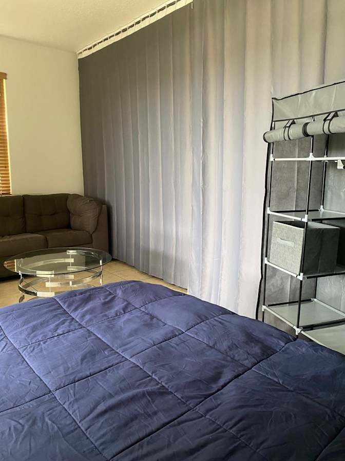 Laura Mateus's room