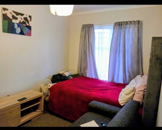 Valentia Hendricks's room