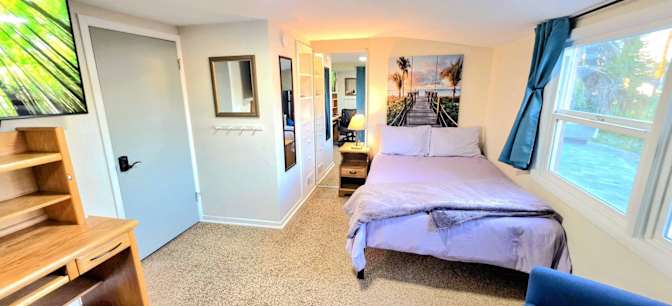 Sam R's room
