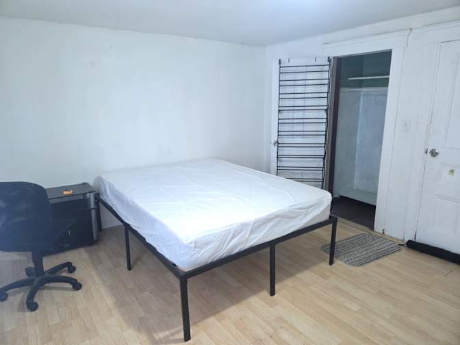 Ernesto's room
