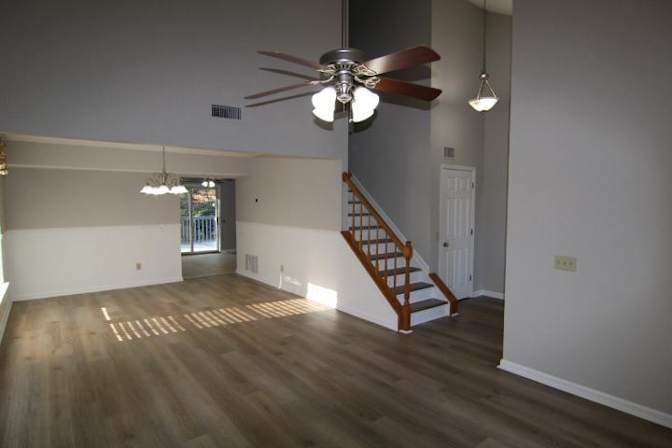 Alcove Rooms's room
