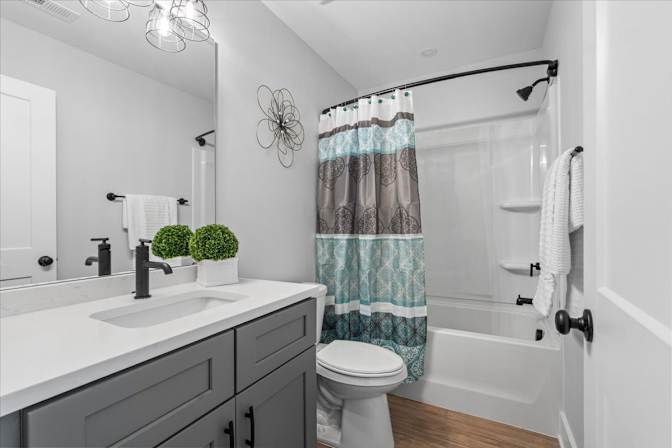 Alcove Rooms's room