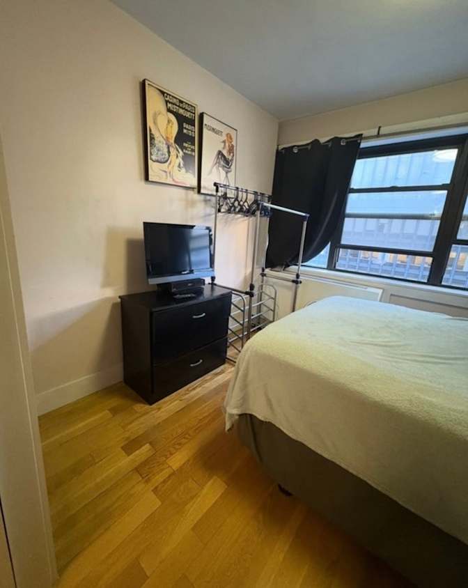 C Lee's room