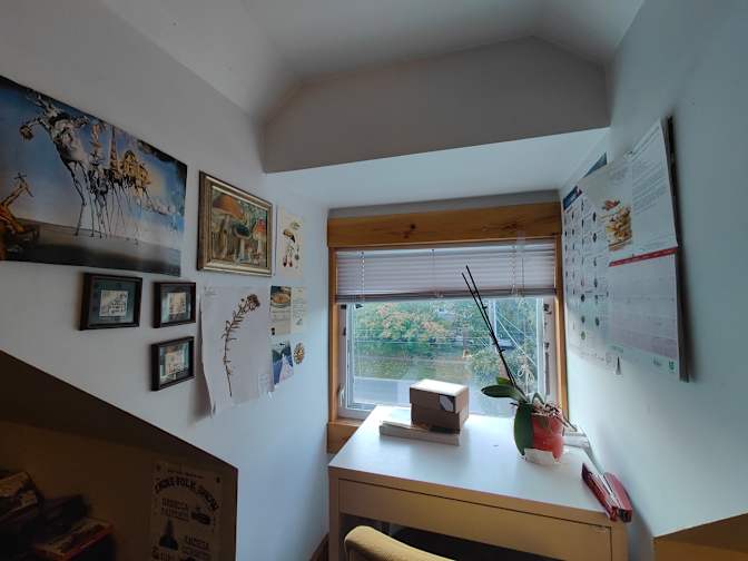 Miran's room