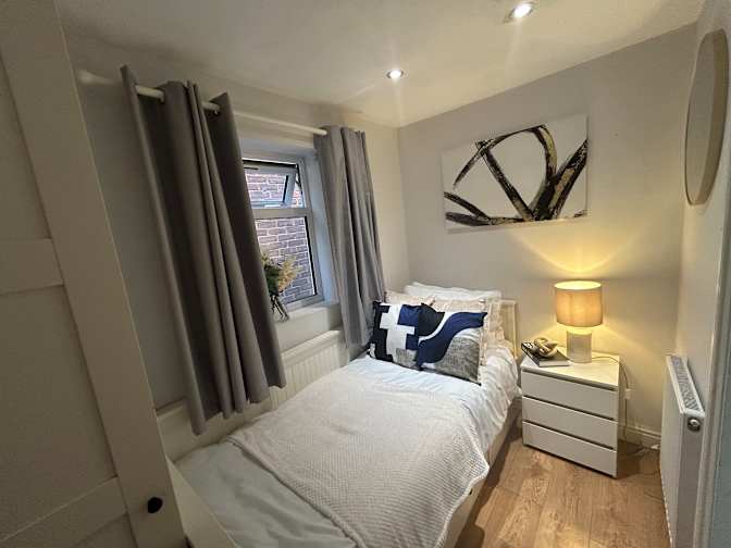 Naomi's room