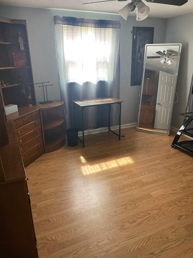Joe Kingston's room