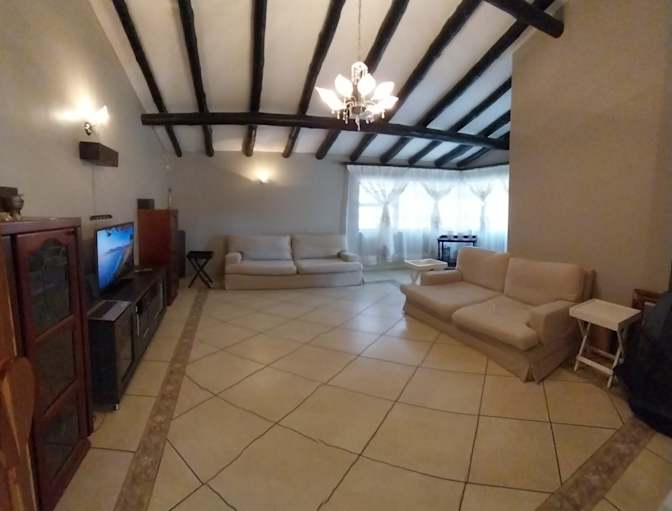 Immediately- Wendywood-Room in house Your home away from home's room