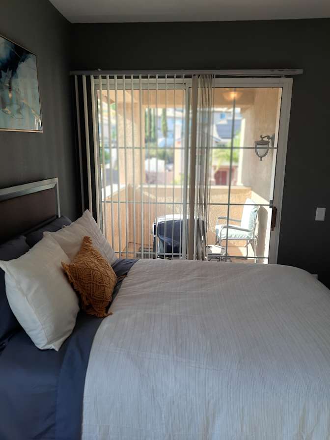 Deelawn's room