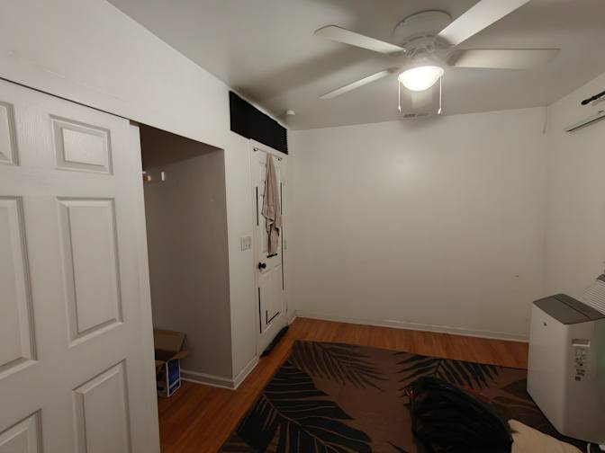 Hans's room