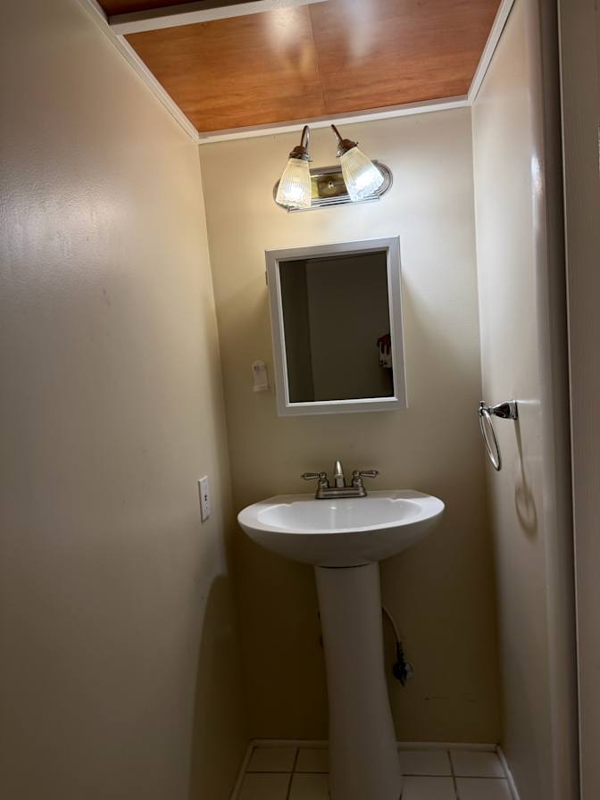 jose's room
