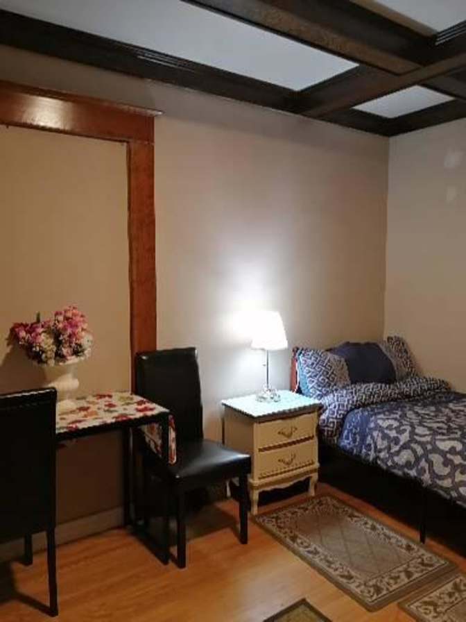 Alice.'s room
