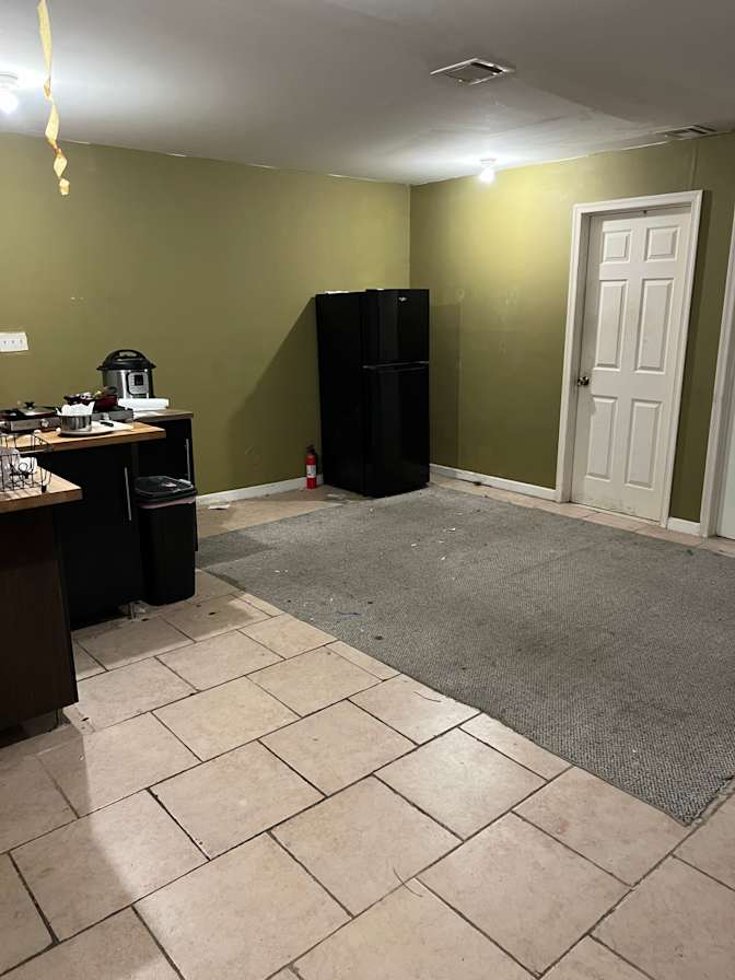 Jen's room