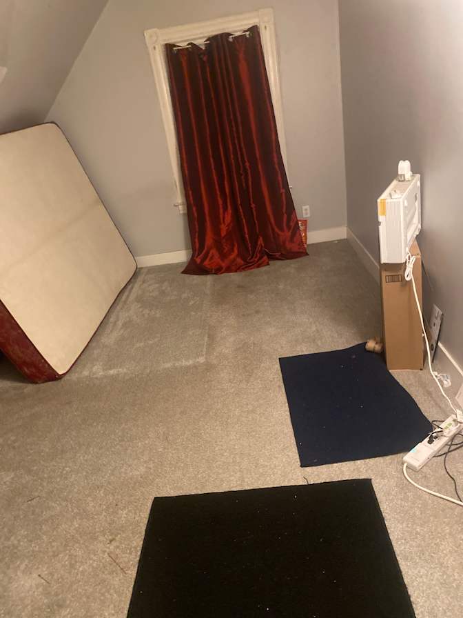 Barry  Smith's room