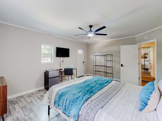 Bicoastal Holdings's room