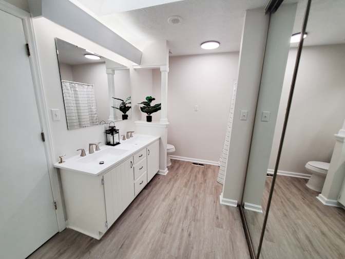 Alcove Rooms's room