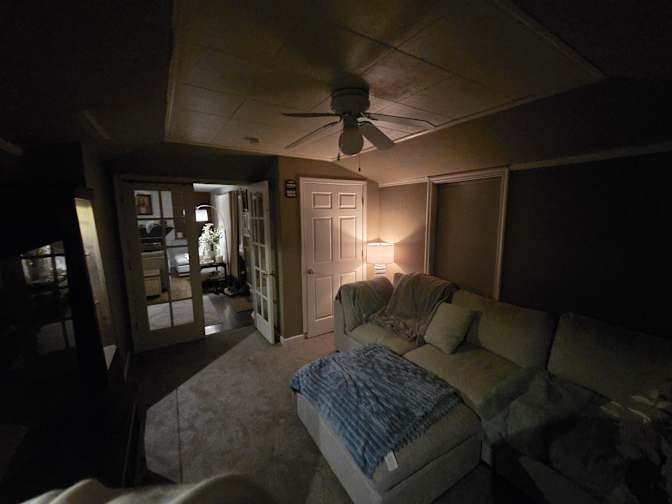 angel VALDEZ's room