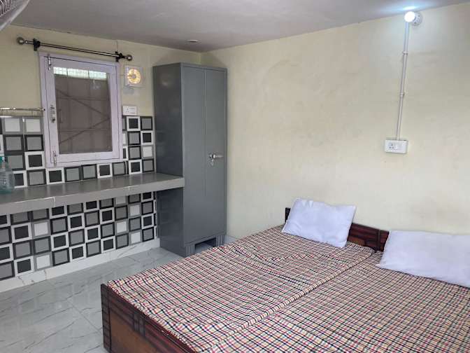 Anil Gupta's room