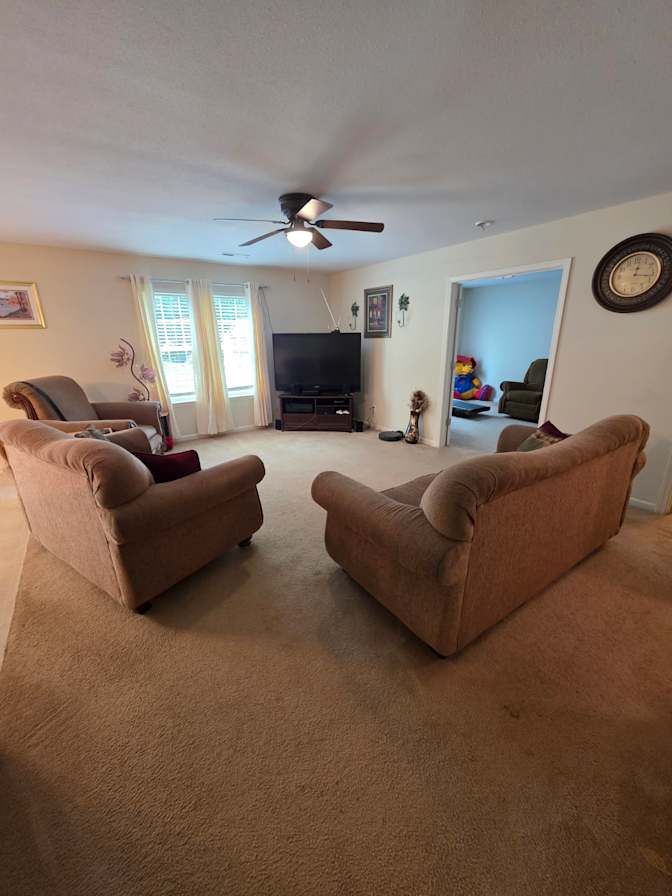 justin smallwood's room
