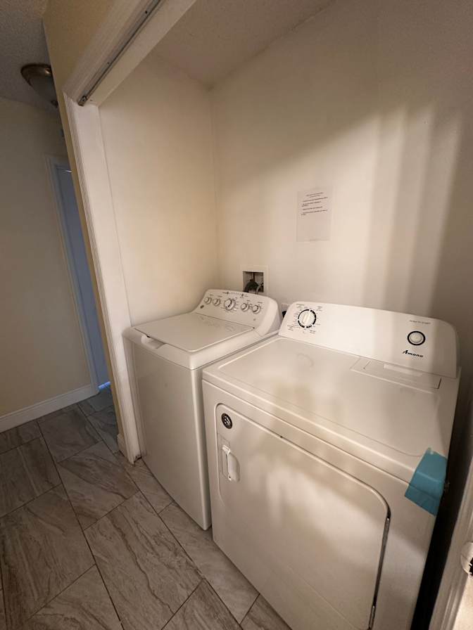 Glass Connect Housing Solutions's room