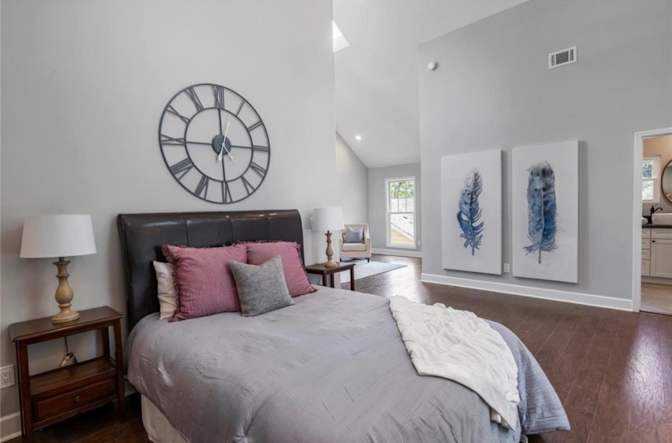 Alcove Rooms's room